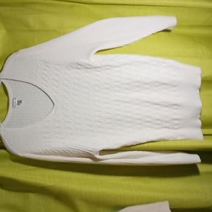 2X sweater. Off white.